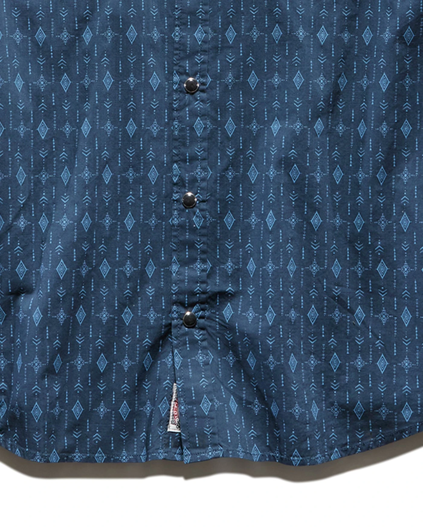 SCOTTSDALE SOUTHWESTERN GEO PRINT SHIRT (FINAL SALE) 4 SCOTTSDALE SOUTHWESTERN GEO PRINT SHIRT (FINAL SALE) - Image 4